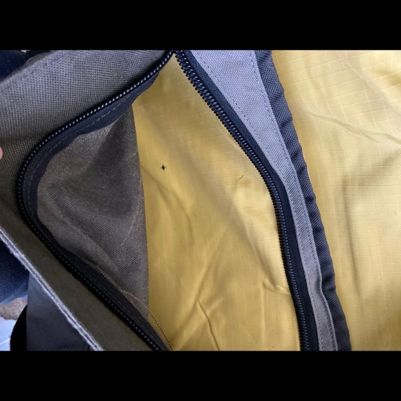 Crumpler The Skinny Messenger Laptop Bag Olive and Yellow - Picture 5 of 6